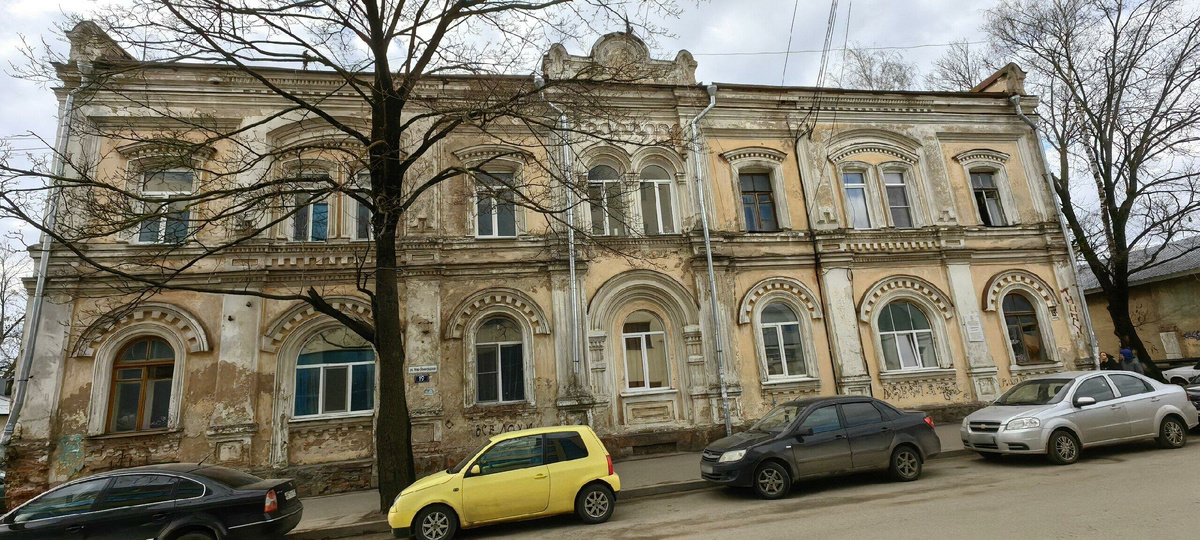 Дом Ланина с главным магазином (современный вид). Источник фото: https://yandex.ru/maps/