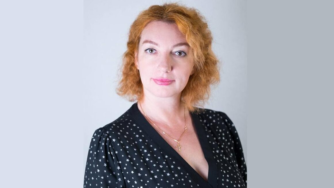    Юлия Денисова, педагог-психолог, клинический психолог, сексолог, гипнолог, травмафокусный терапевт, эксперт проекта Фонда Росконгресс «Школьный друг»