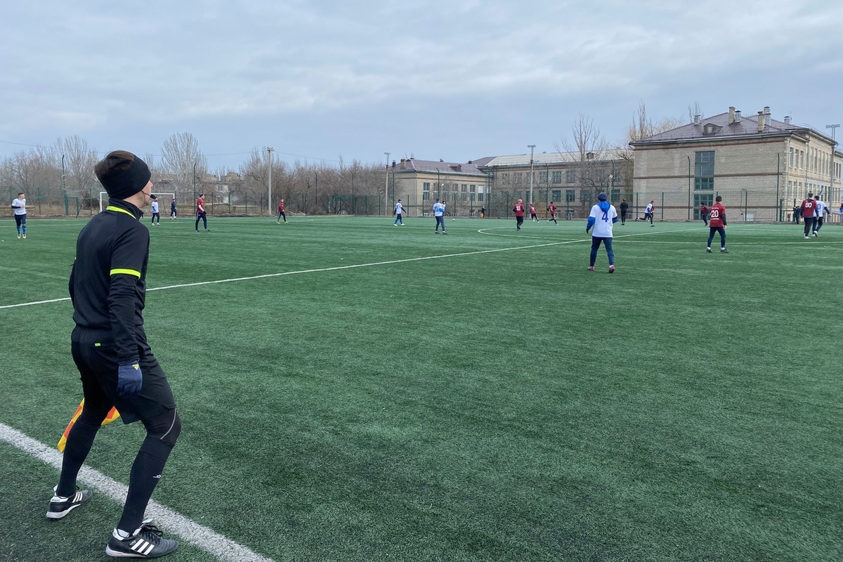 "Урожай" (Елань) - "Молния" (Волжский)