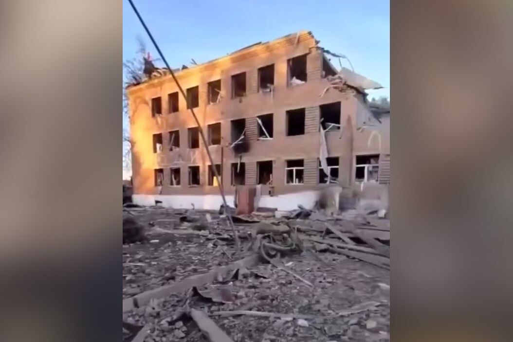    Последствия удара ВСУ по интернату в Судже / Источник: © Соцсети