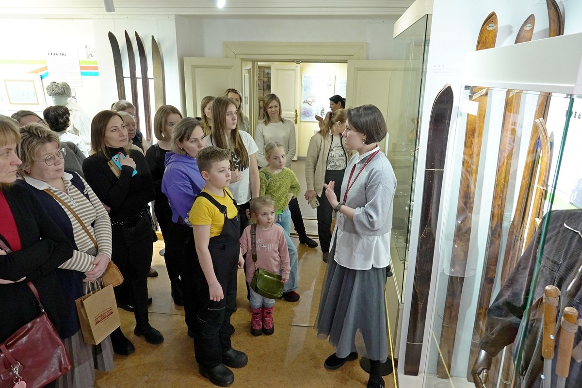    Выставка, посвященная лыжной культуре Карелии XX века «Бойкие кони Севера» торжественно открылась в Национальном музее Карелии. Фото: "Республика"/Максим Смирнов