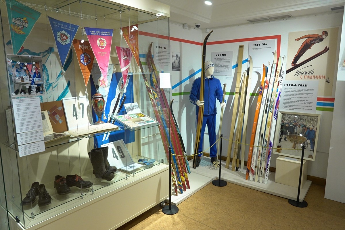    Выставка, посвященная лыжной культуре Карелии XX века «Бойкие кони Севера», торжественно открылась в Национальном музее Карелии. Фото: «Республика»/Максим Смирнов