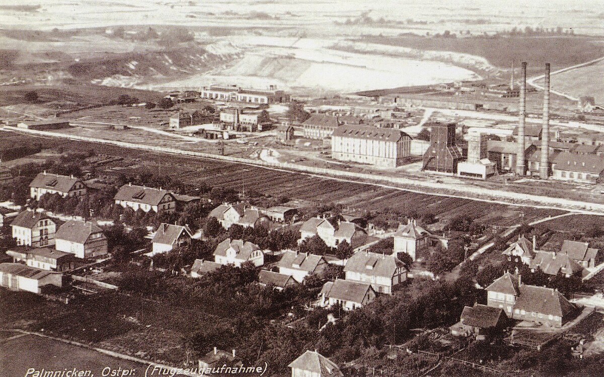 Карьер "Вальтер". Он эксплуатировался и в советское время вплоть до 1976 года, когда его выработали