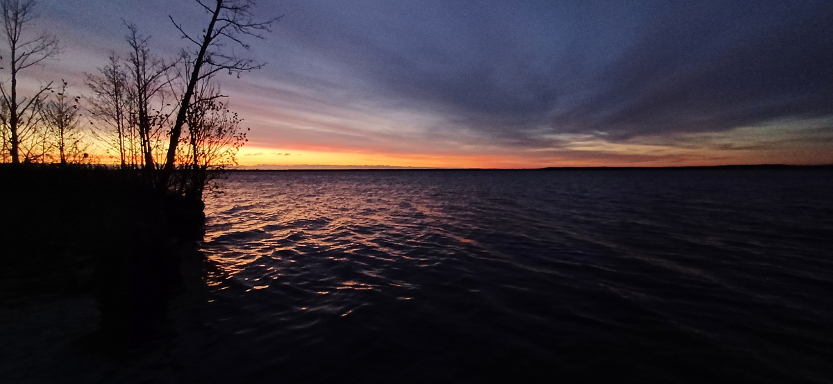 Рассвет на Рдейском озере