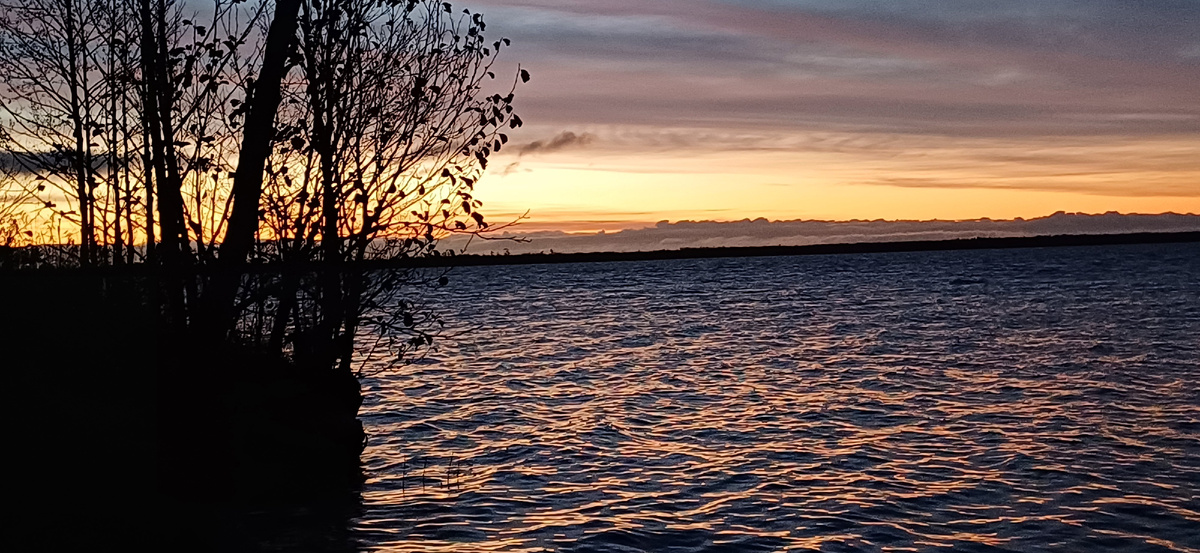 Рассвет на Рдейском озере