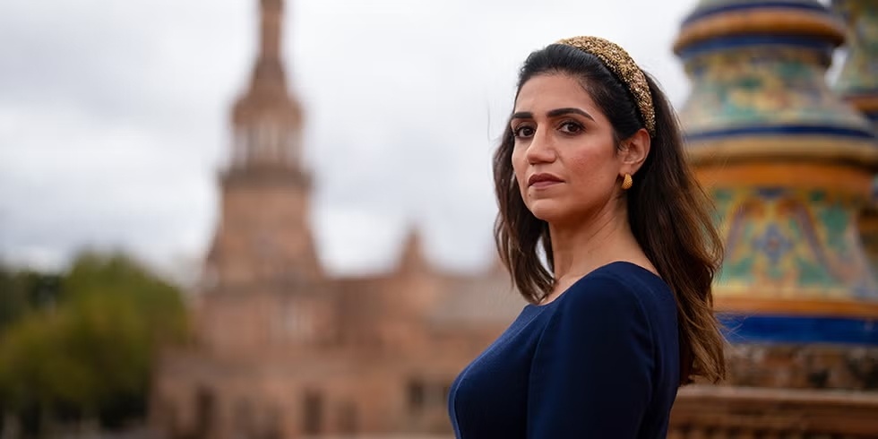 Лейла Фарзад в роли Ариадны