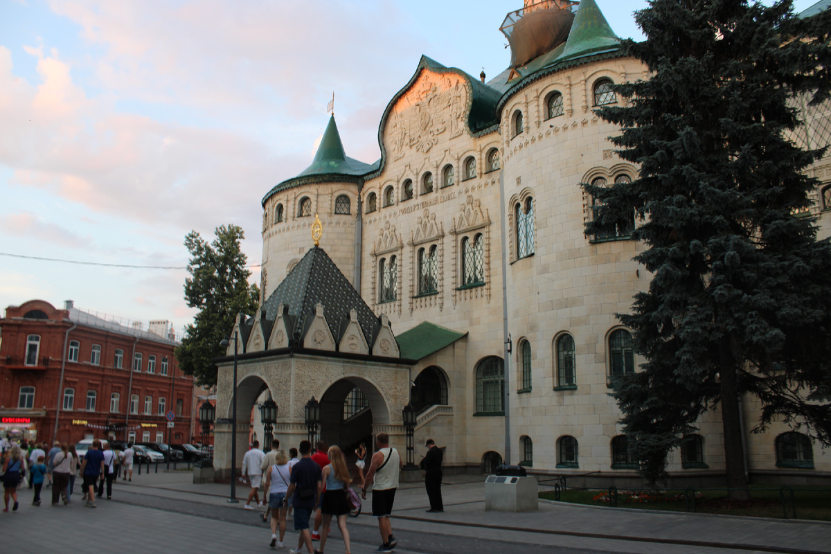 Здание госбанка на Большой Покровской. Фото автора