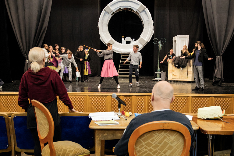    Жители Сургута выбрали, кто станет директором музыкально-драматического театра