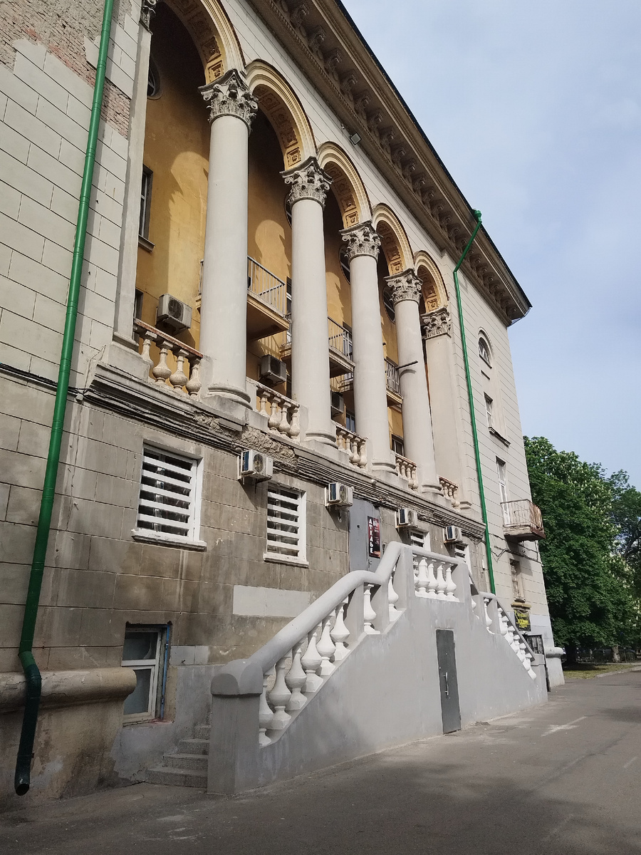 Ул. 1-Конной армии, 8