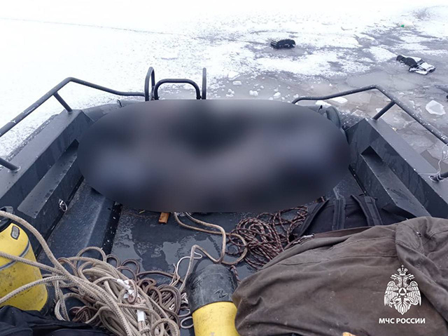 Очередная жертва беспечности? В Тверской области женщина провалилась под лед