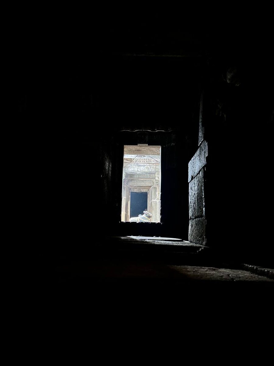 Вход в храм