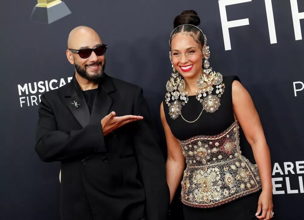    Алиша Кис впервые за долгое время вышла в свет с мужем