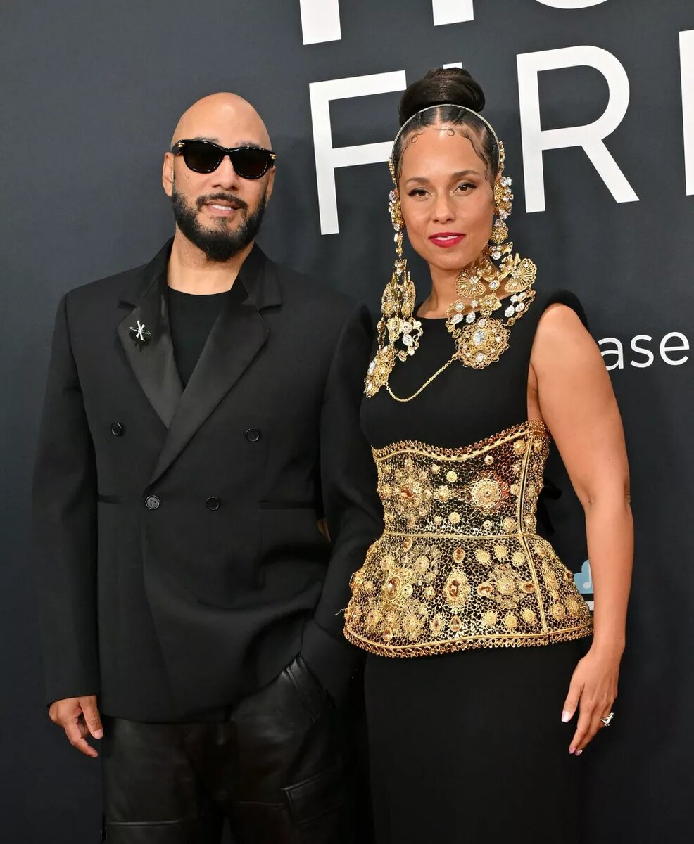 Алиша Кис с мужем📷
