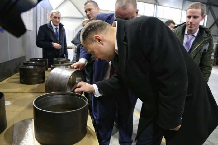 Начальник Управления вагонного хозяйства Р.А.Хойхин (фотография с газуты Гудок за 31.01.2025)