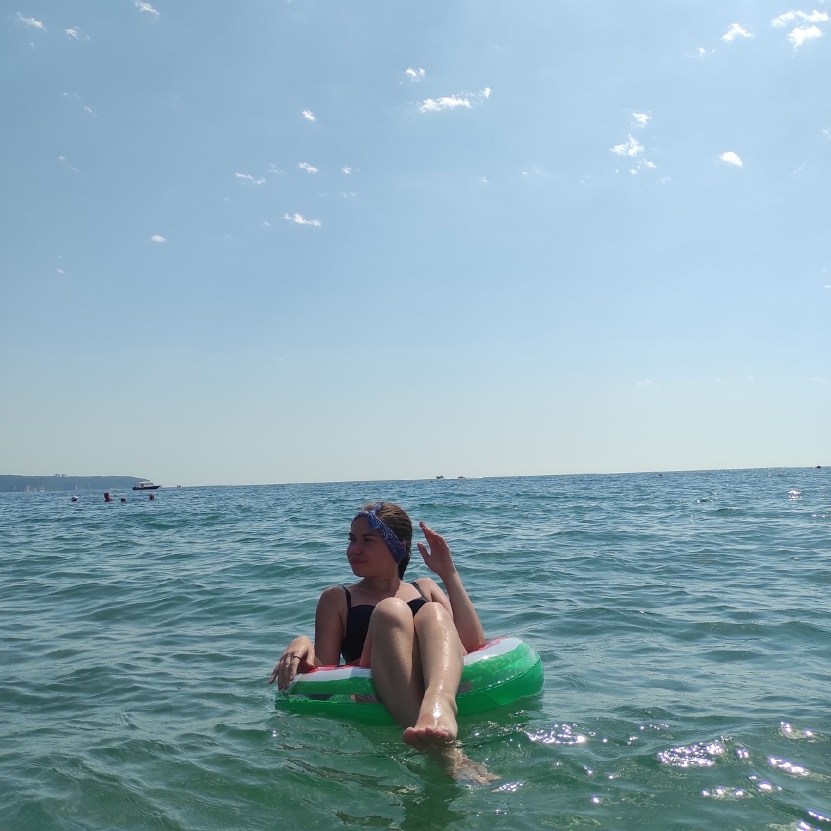 Чистейшая вода в Небуге, температура воздуха + 33