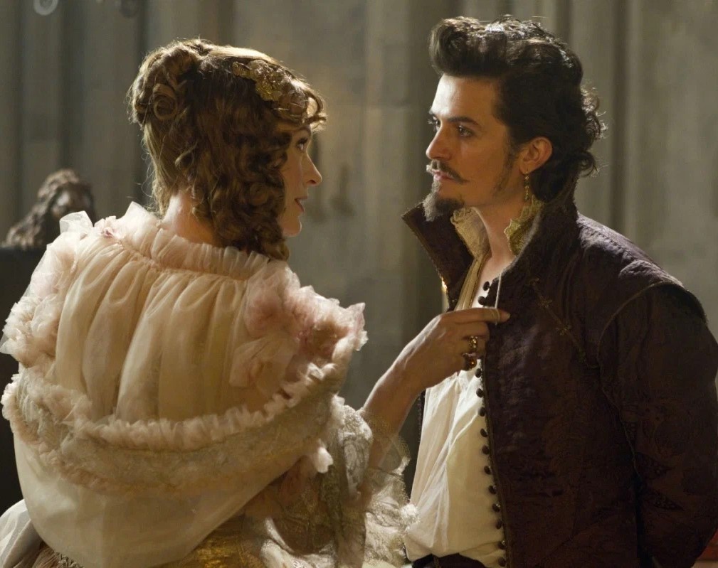 Бекингем (актер Орландо Блум) и миледи