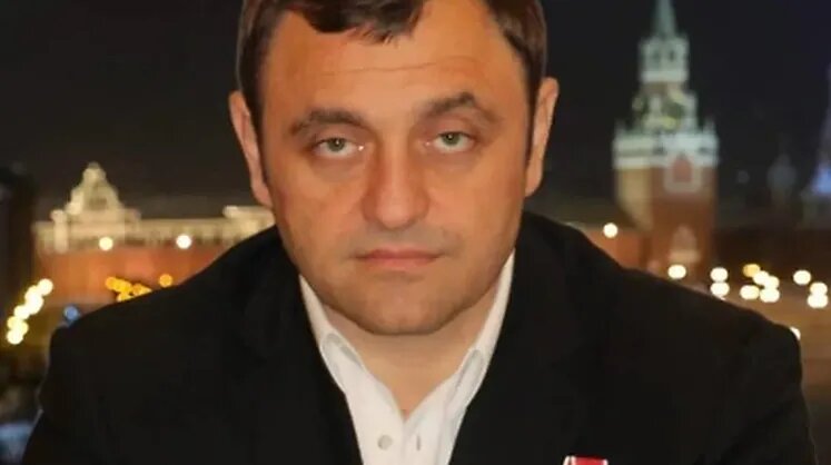    VK / Федерация Бокса ДНР Президент Федерации Бокса ДНР, основатель батальона «Арбат» Армен Саркисян