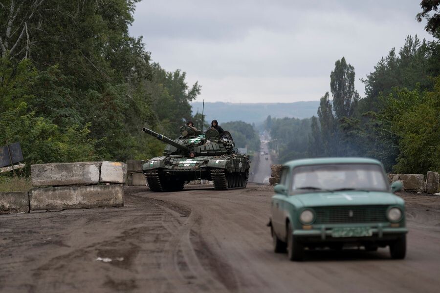    Украинские военные в Харьковской области / Источник: © Leo Correa/AP/TASS