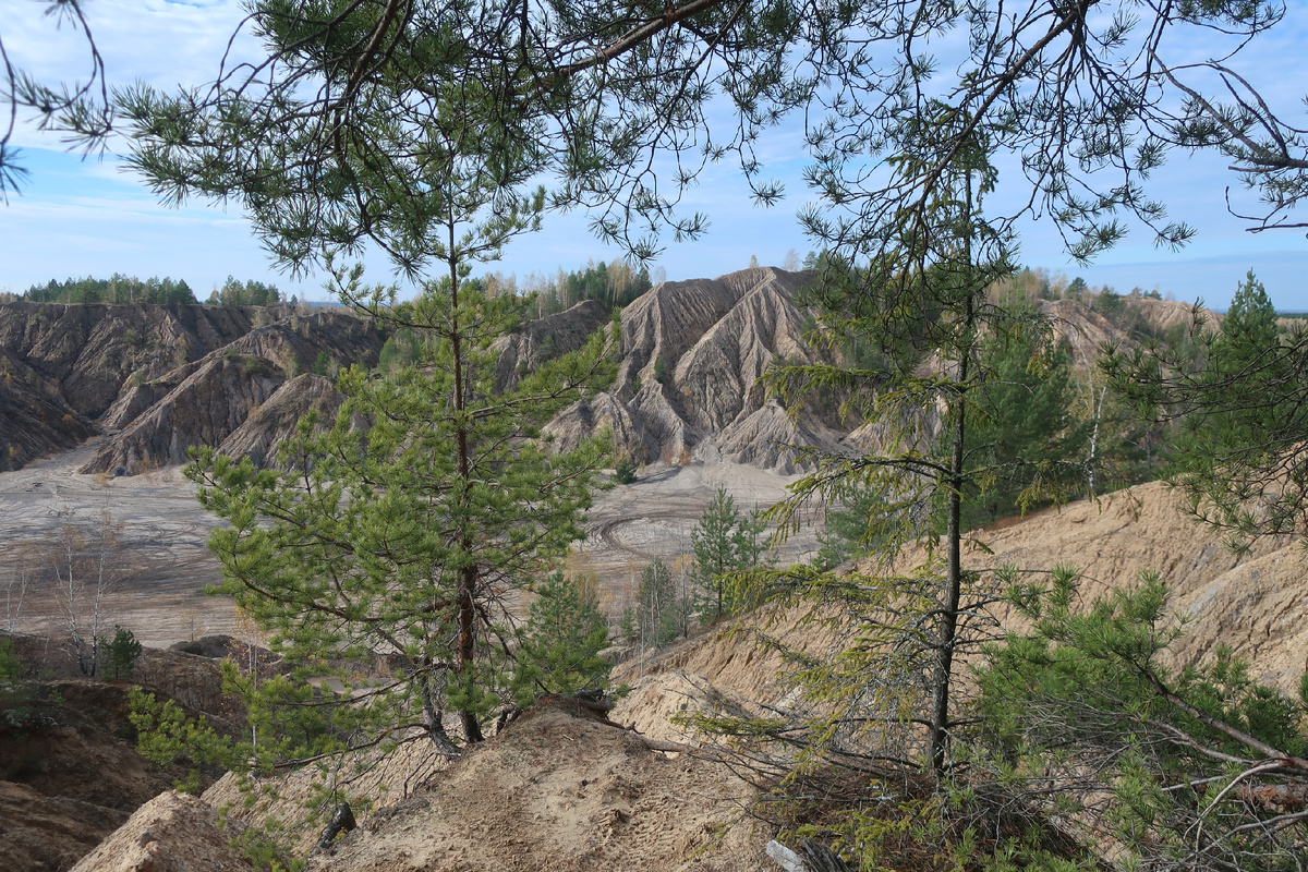 Не представляю рассказ о Суворовских карьерах без этого пейзажа, хотя сто раз уже выкладывал (фото И.Лебединского)