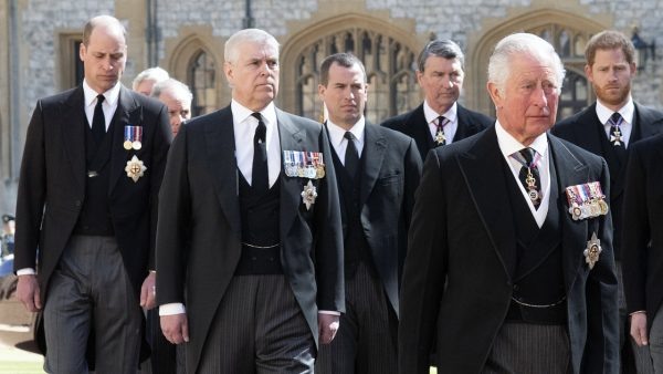    Принц Эндрю и Карл III, фото: ok-magazine.ru