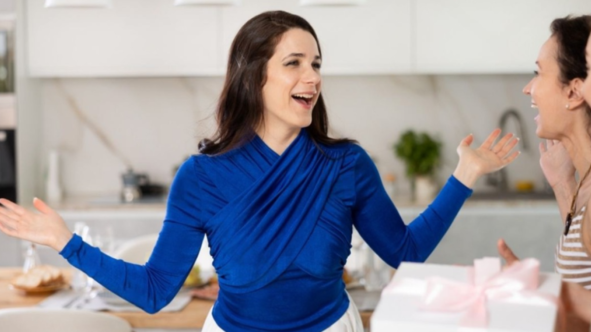 Юбилей отменили, деньги не вернули! Сестра заявила: "Жалко вам, что ли?" Семейный скандал из-за подарка...