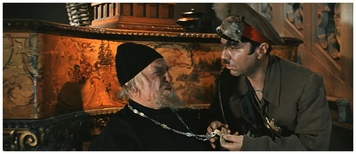 Личный поп пана атамана Грициана Таврического. Кадр из фильма "Свадьба в Малиновке"