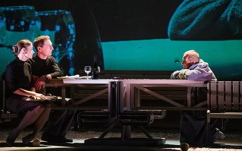    «Щемящая история»: режиссер Олег Сологубов – о номинированном на «Золотую Маску» спектакле Русского драмтеатра Удмуртии