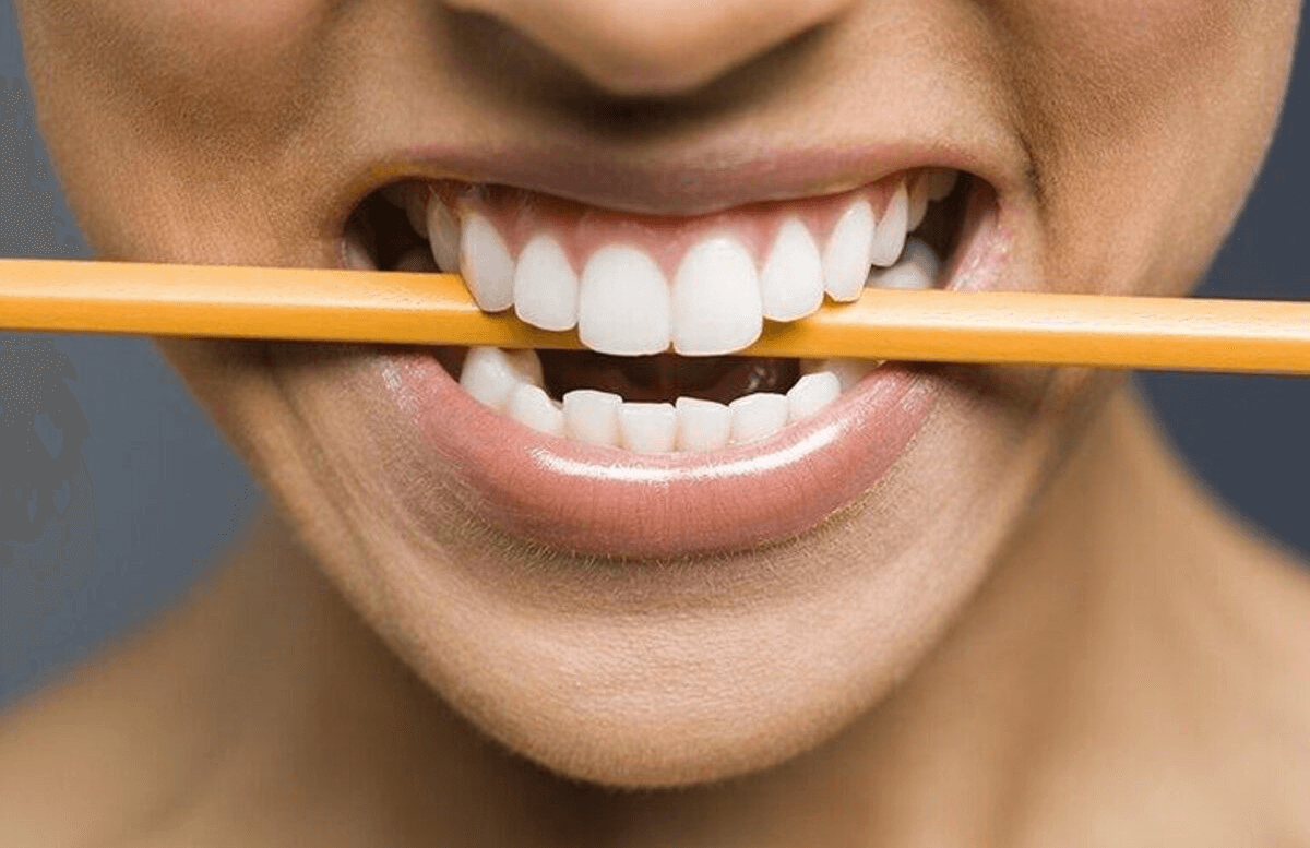    Зубы довольно крепкие, но регулярное воздействие на них имеет тот же эффект как у воды с камнем. Источник изображения: news-geeks.ru