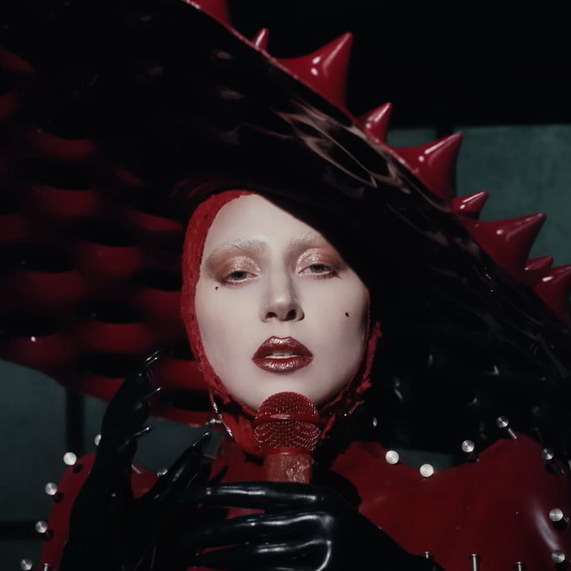     Леди Гага показала танцевальный клип из нового альбома «Mayhem»