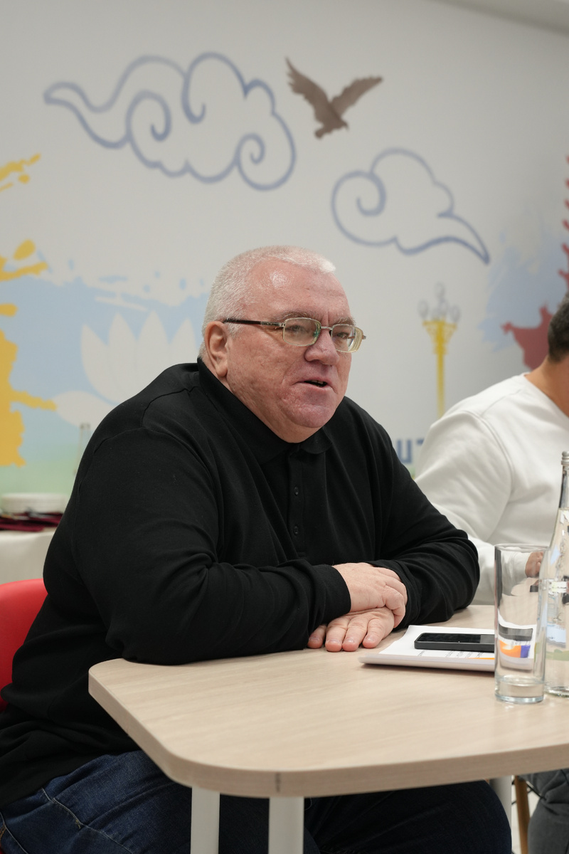 По сути дела, в республике сегодня сформировалась реальная двухпартийная система власти – «Единой России» и КПРФ, которые являются главными опорами партийной системы республики и политической стабильности.