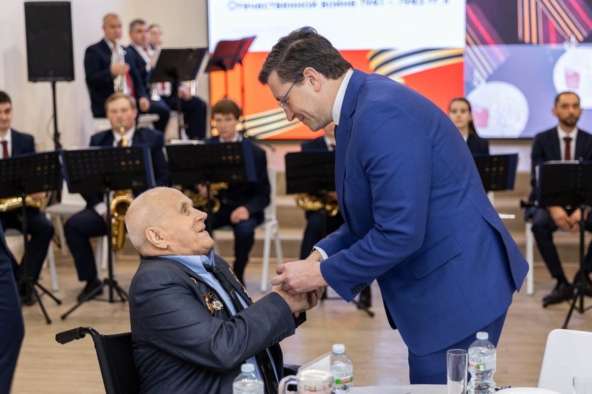    Глеб Никитин вручил нижегородским ветеранам Великой Отечественной войны юбилейные медали «80 лет Победы»