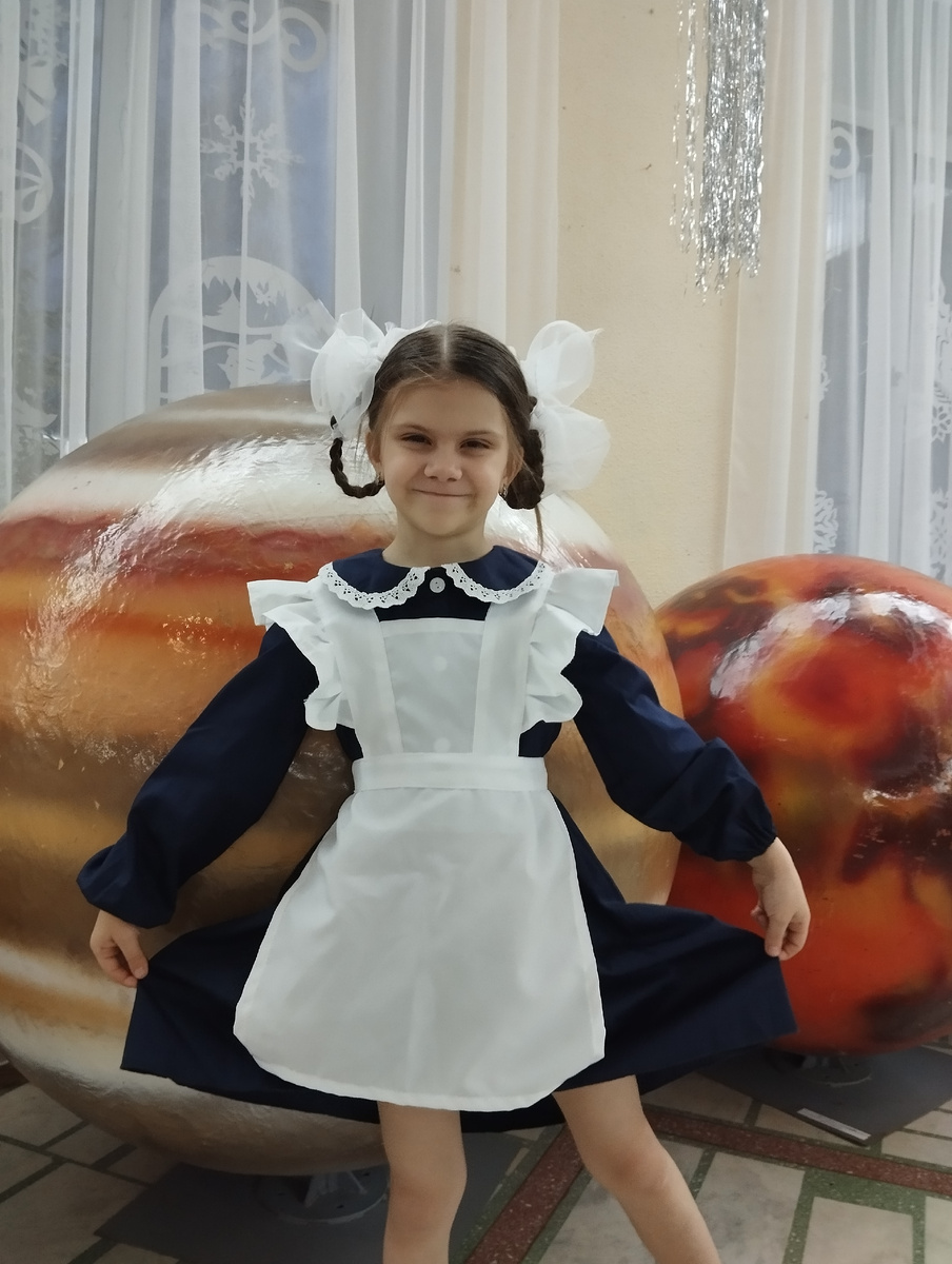 Уже побывала школьницей, пока только на сцене