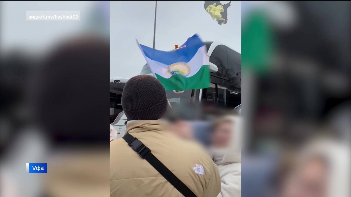    На площади «Уфа-Арены» проводили бойцов мотострелкового полка «Башкортостан»