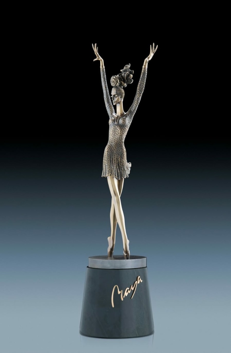 "Майя-Кармен" Бронза, яшма. Скульптор Виктор Митрошин. Фото А. Соколов.