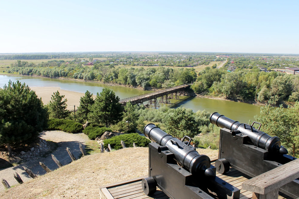 Вид на реку Кубань из Усть-Лабинской крепости.