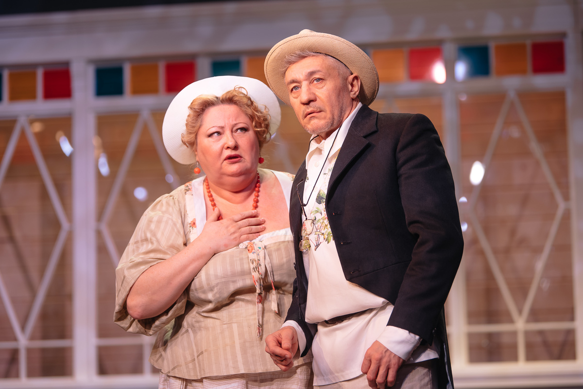 Спектакль "Чужой ребенок" в Театре на Трубной - о том, как важно узнавать другого человека и его потребности, а не додумывать их самому. 