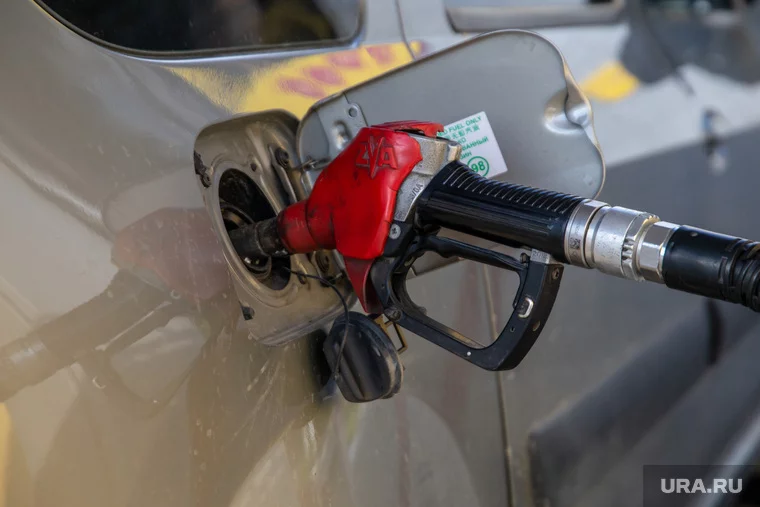 Образцы топлива на двух из четырех АЗС Сургута оказались с отклонениями от техстандартов
Фото: Илья Московец © URA.RU