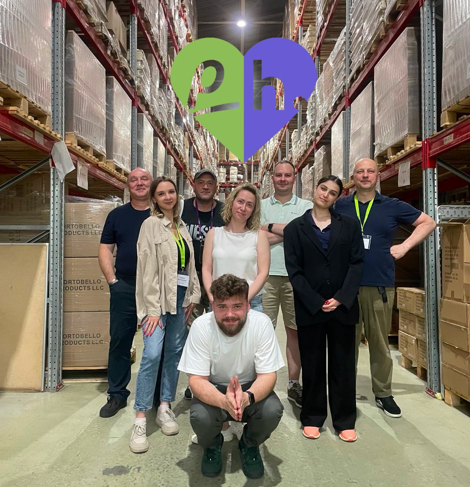 На фото: Команда HelenGifts в гостях у Portobello