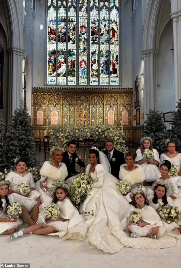 Свадебные торжества включали в себя потрясающую церковную церемонию, а также роскошный приём в Дорчестере