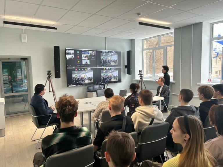    В Оренбурге прошла акция ко Дню разгрома немецко-фашистских войск в Сталинградской битве Андрей Севостьянов