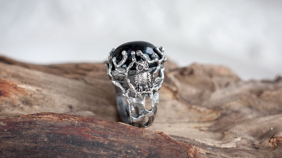 Серебряный перстень с ониксом