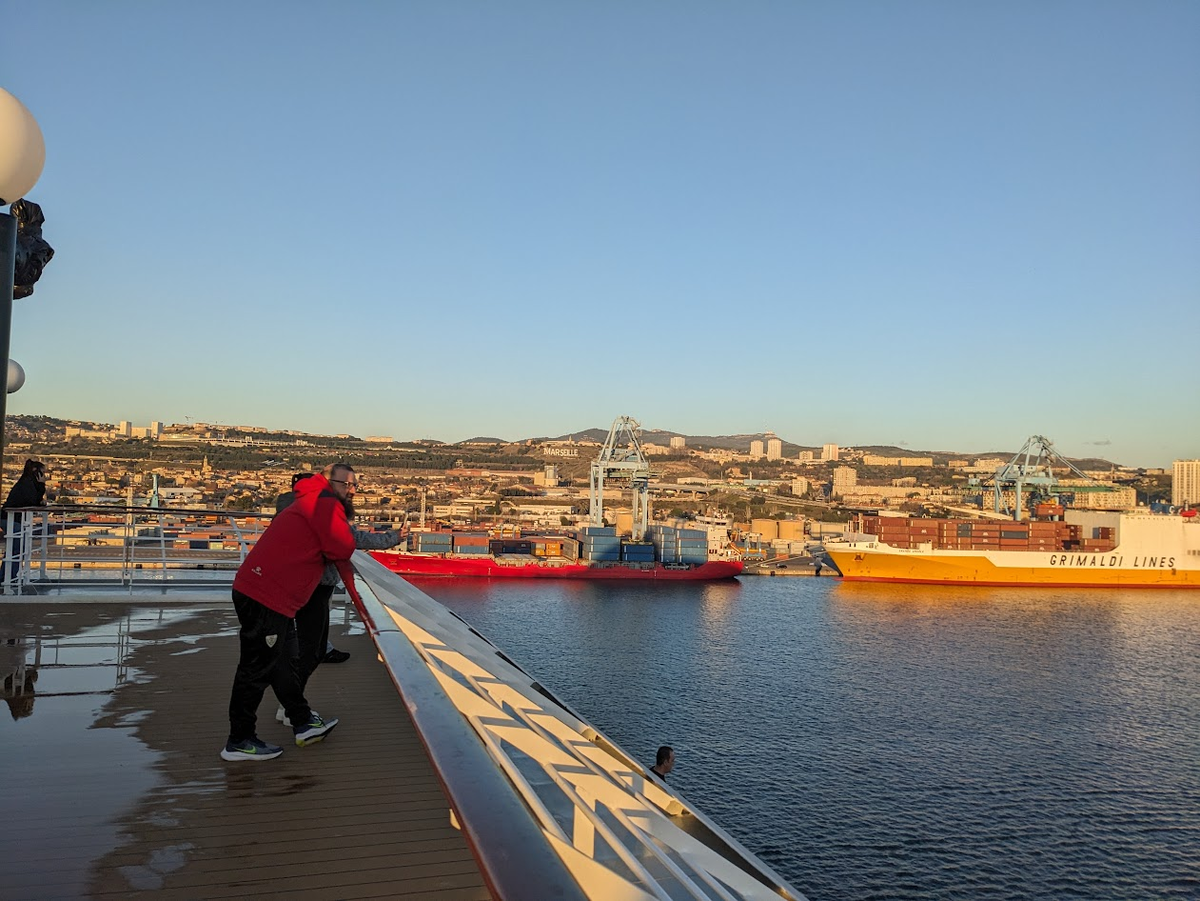Пришли в порт Марсель