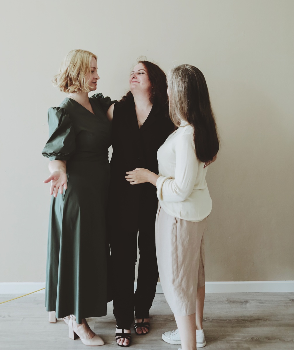 В гуманистических подходах психотерапии исцеляющим потенциалом обладают отношения клиент-психолог