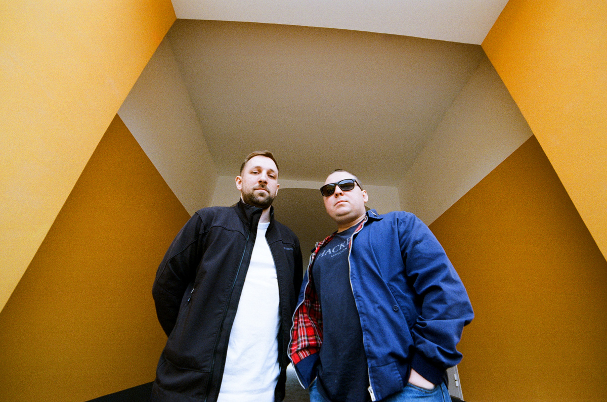 Максим - слева, Саня - справа. Кадр со съёмок фильма (фото - Сергей Анищенко)