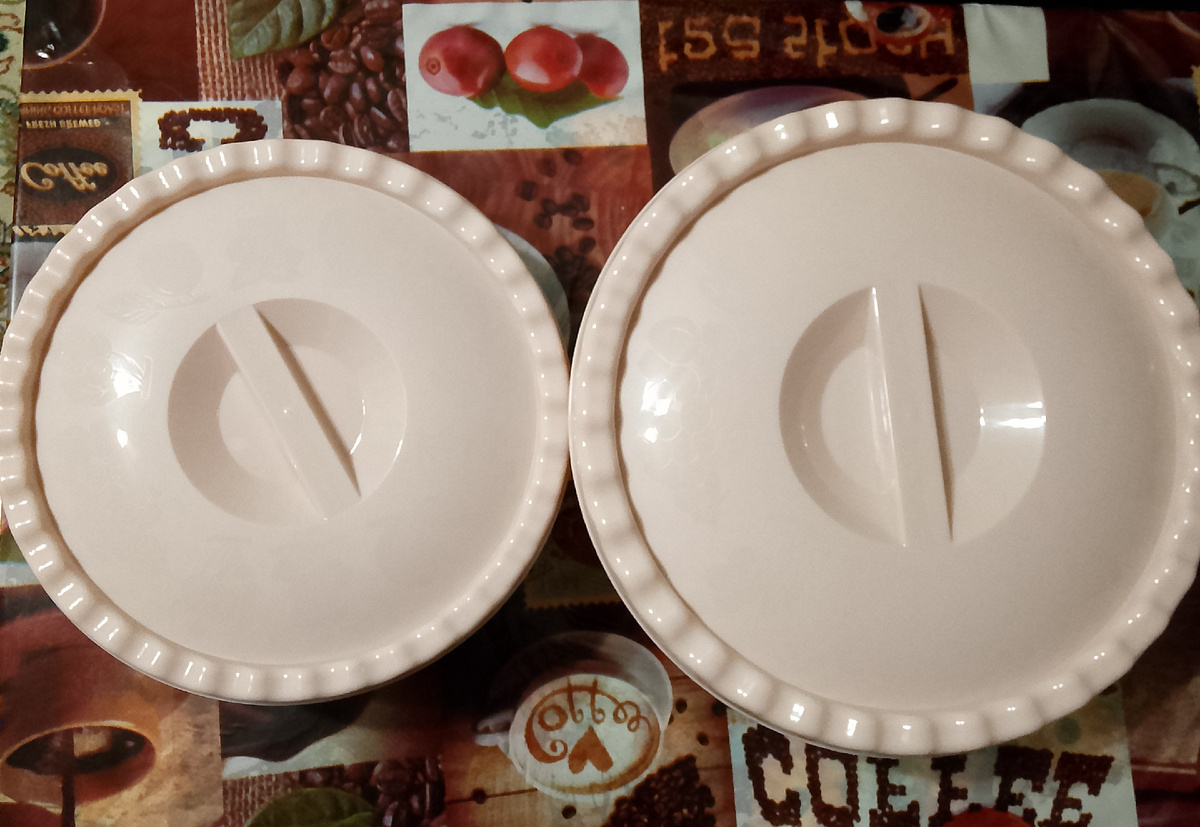 Миски - 2 шт. Артикул 470006677 -  530 рублей.
