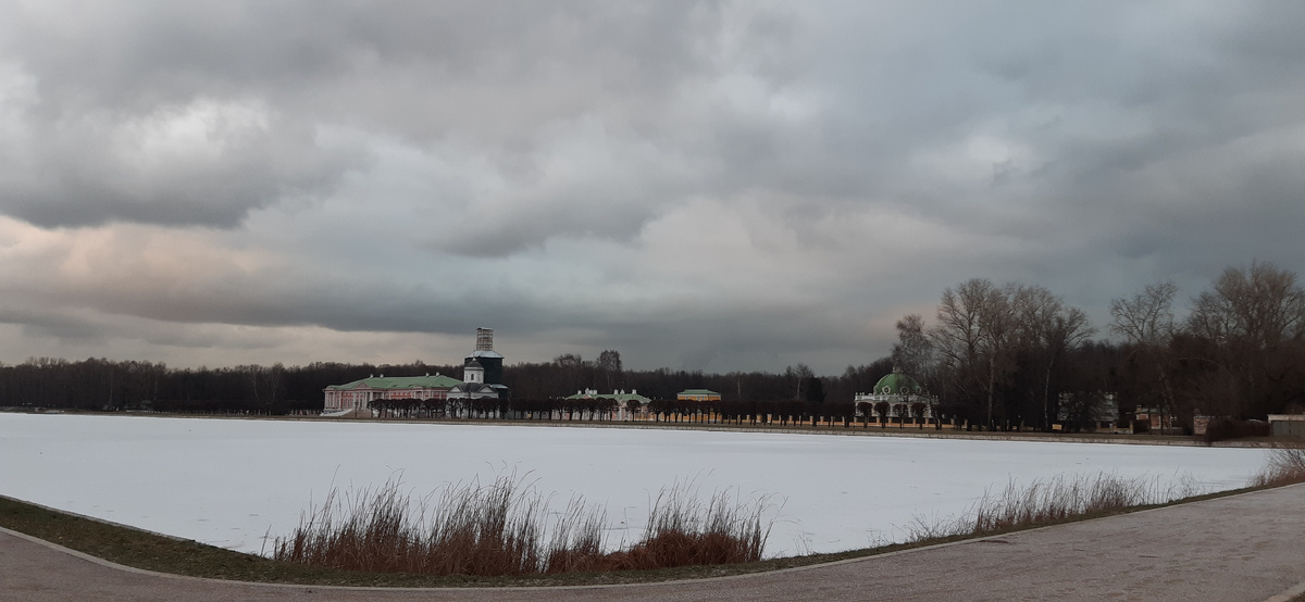 Сюжет достойный лаковой миниатюры Федоскино. 