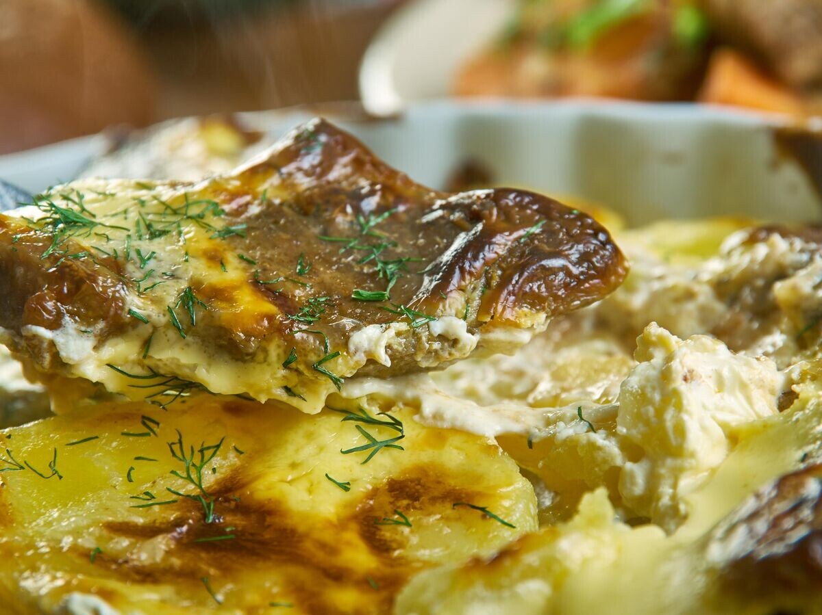    Мясо по-французски© Getty Images / MychkoAlezander