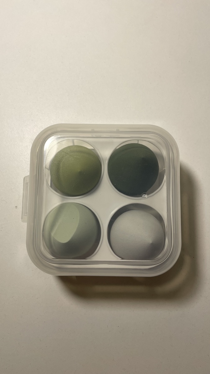 Спонжики для макияжа торговой марки DARies.