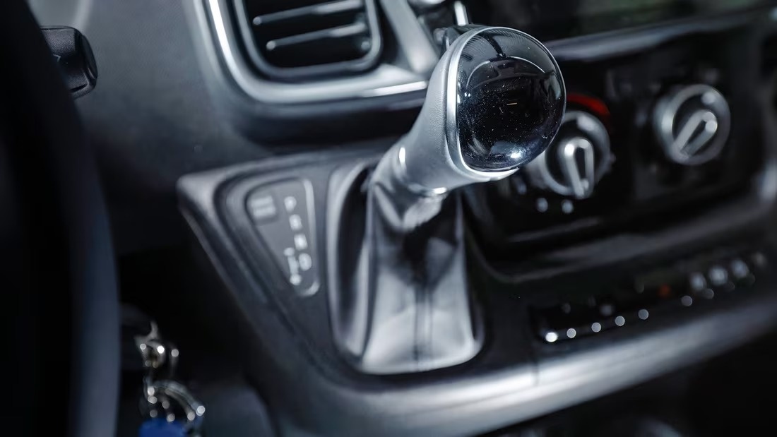 На рукоятке новой АКПП ничего не написано