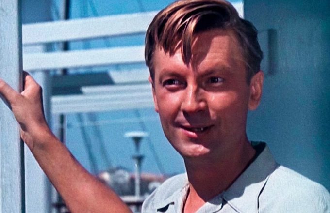  37-летний Вицин в роли 18-летнего спортсмена / «Запасной игрок», Ленфильм